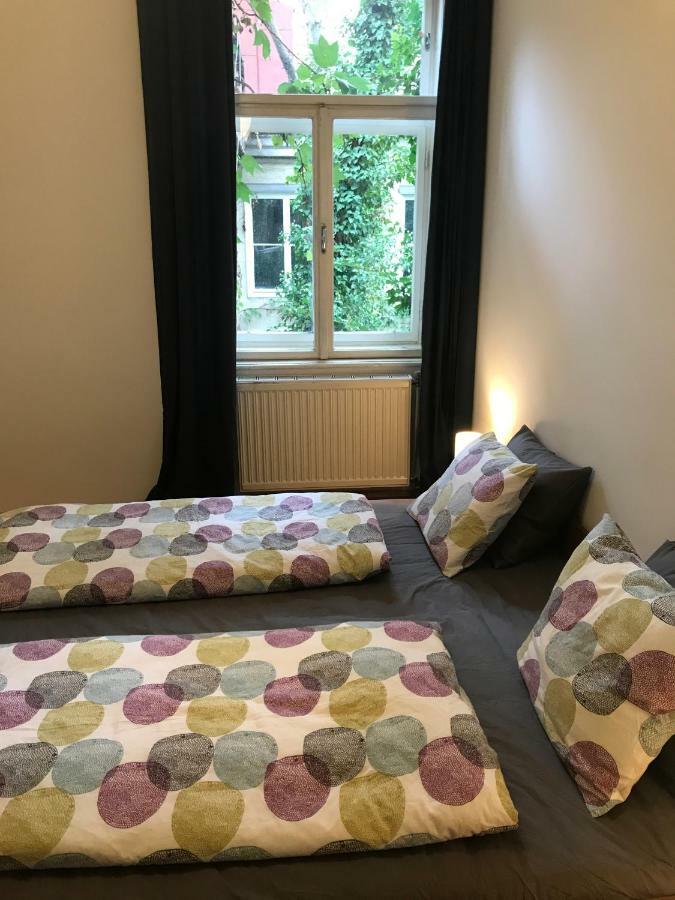 Wiener Lebensgefuehl Im Herzen Der Josefstadt Apartment Luaran gambar