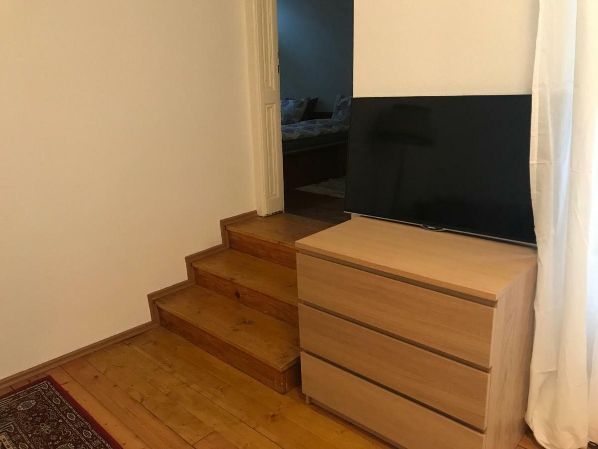 Wiener Lebensgefuehl Im Herzen Der Josefstadt Apartment Luaran gambar